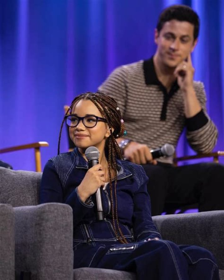 Her Wiki/bio, height, net worth, boyfriend facts.